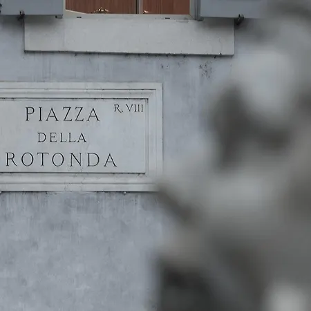 Sole Al Pantheon * Roma