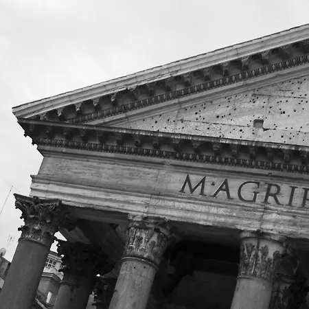 Sole Al Pantheon Roma
